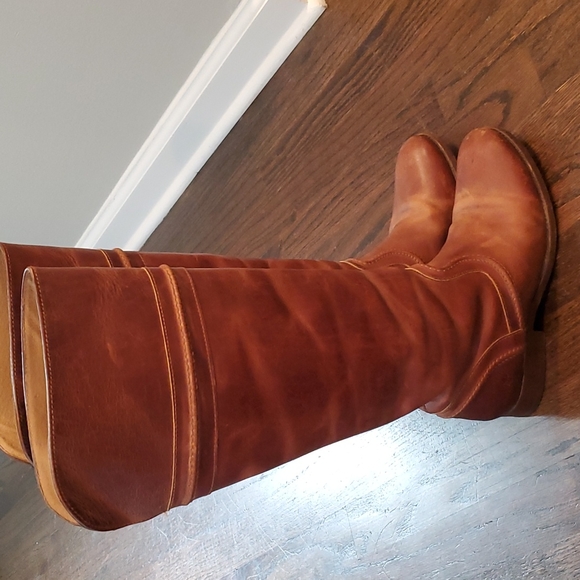 Frye Melissa Trapunto Boots - Picture 2 of 6